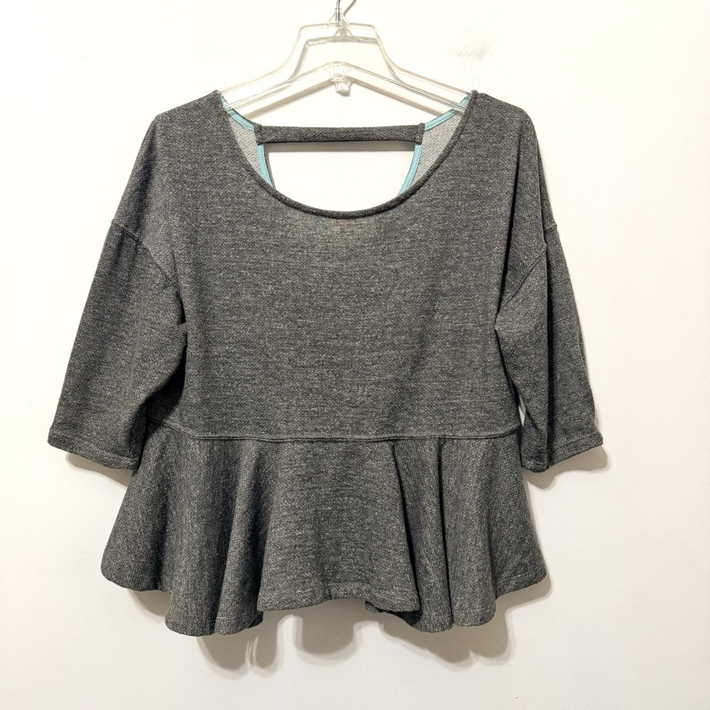 Anthropologie Saturday Sunday Peplum Knit Top M Gray Short Sleeve Keyhole Casual